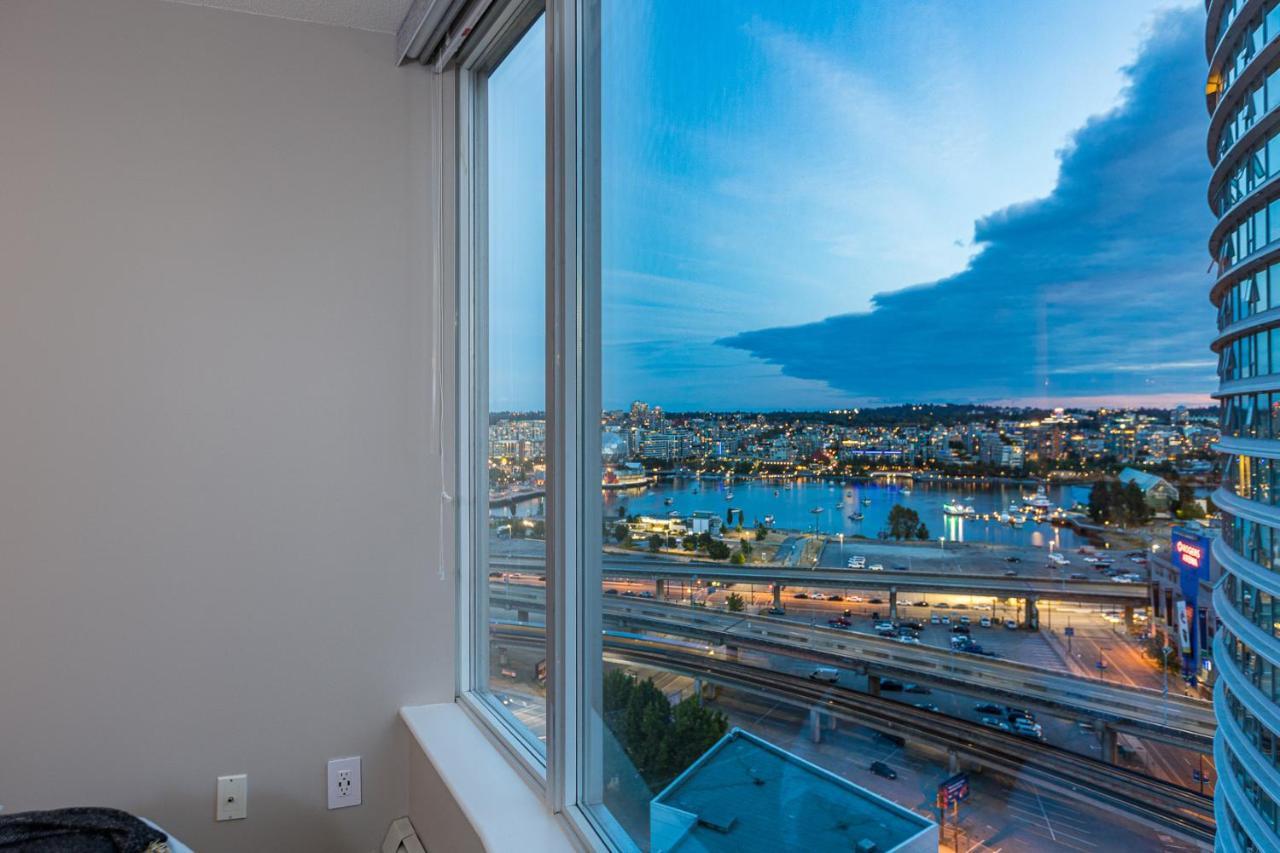 Condo In Downtown Vancouver - Near Rogers Arena Экстерьер фото